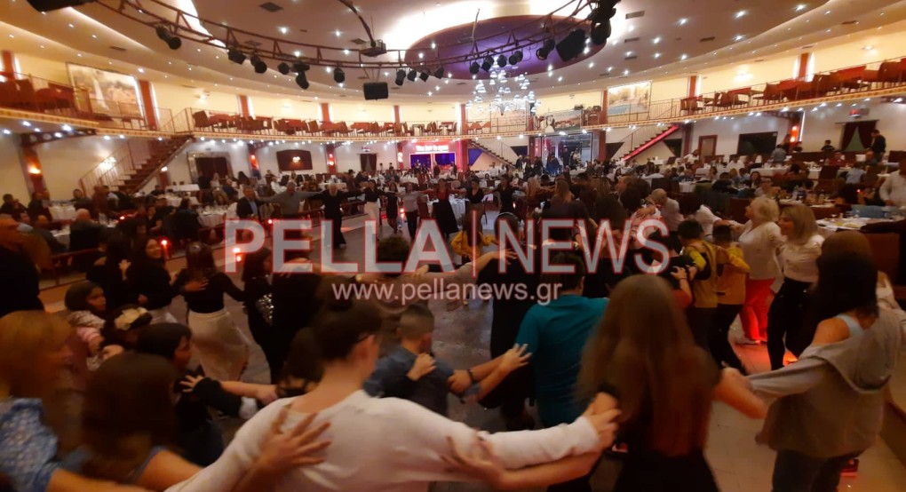 Αποχαιρετιστήριος χορός για τους φιλοξενούμενους του Erasmus Αποχαιρετιστήριος χορός για τους φιλοξενούμενους του Erasmus