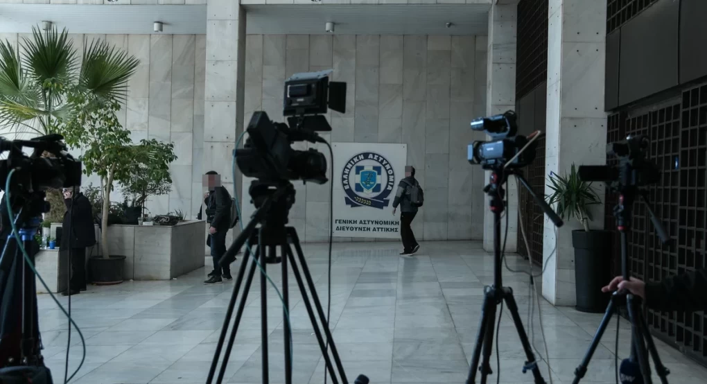 Βρέθηκαν απευθείας χρήματα βιαστών στον λογαριασμό της μητέρας -Στοιχεία σοκ στη δικογραφία, έρχονται νέες συλλήψεις Βρέθηκαν απευθείας χρήματα βιαστών στον λογαριασμό της μητέρας -Στοιχεία σοκ στη δικογραφία, έρχονται νέες συλλήψεις