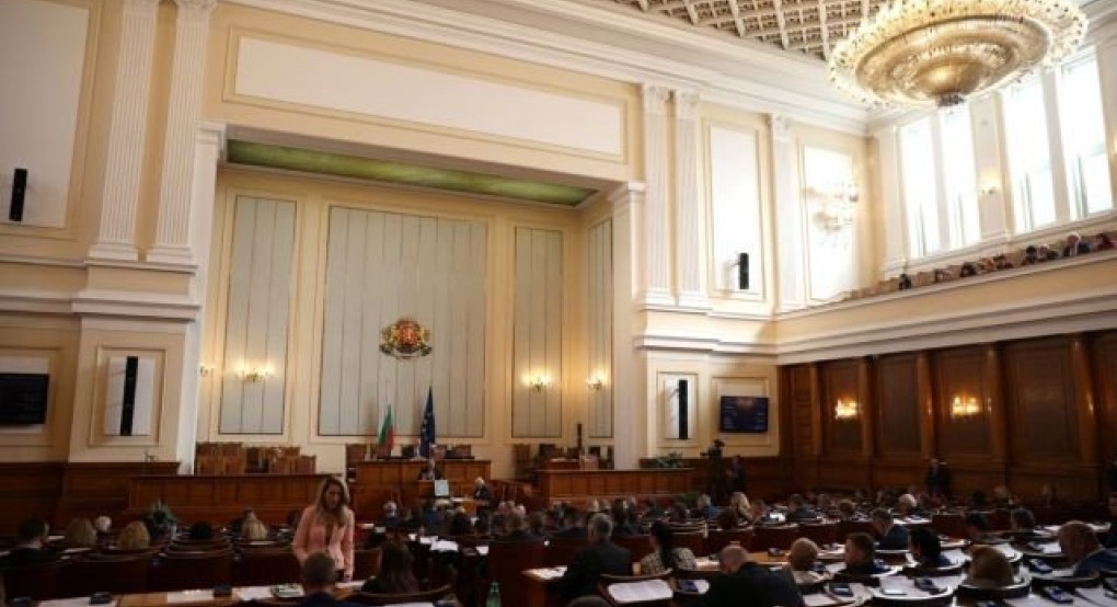 Η Βουλγαρία αποφάσισε να στείλει όπλα στην Ουκρανία
