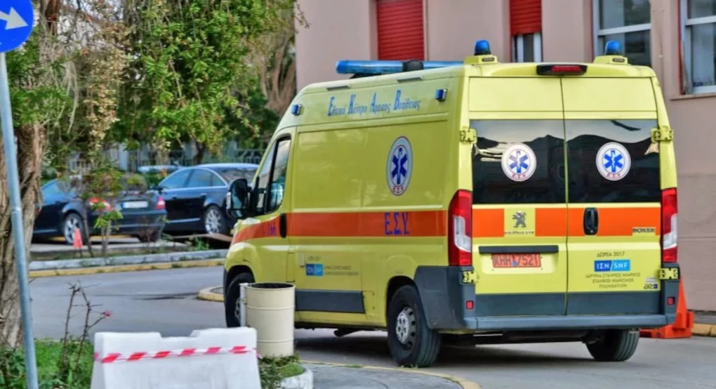Θεσσαλονίκη: Μάλωσε με τον πατέρα της, γαντζώθηκε από το αυτοκίνητο και εκείνος την έσερνε στην άσφαλτο Θεσσαλονίκη: Μάλωσε με τον πατέρα της, γαντζώθηκε από το αυτοκίνητο και εκείνος την έσερνε στην άσφαλτο