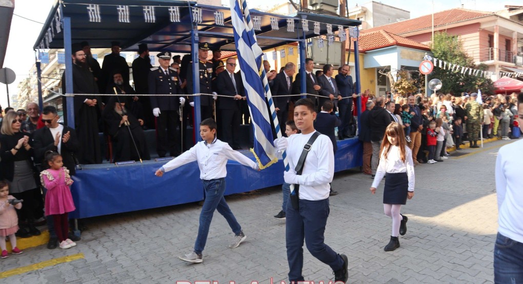 Περήφανα ελληνόπουλα παρέλασαν στην Αριδαία Περήφανα ελληνόπουλα παρέλασαν στην Αριδαία
