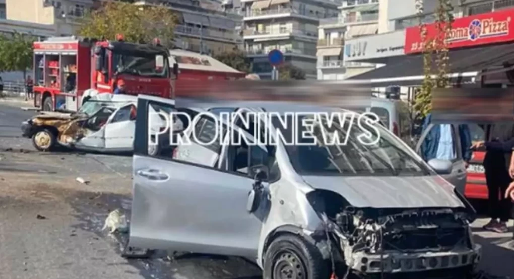 Καβάλα: Σοβαρό τροχαίο - Οδηγός πέρασε στο αντίθετο ρεύμα και συγκρούστηκε με δύο ΙΧ