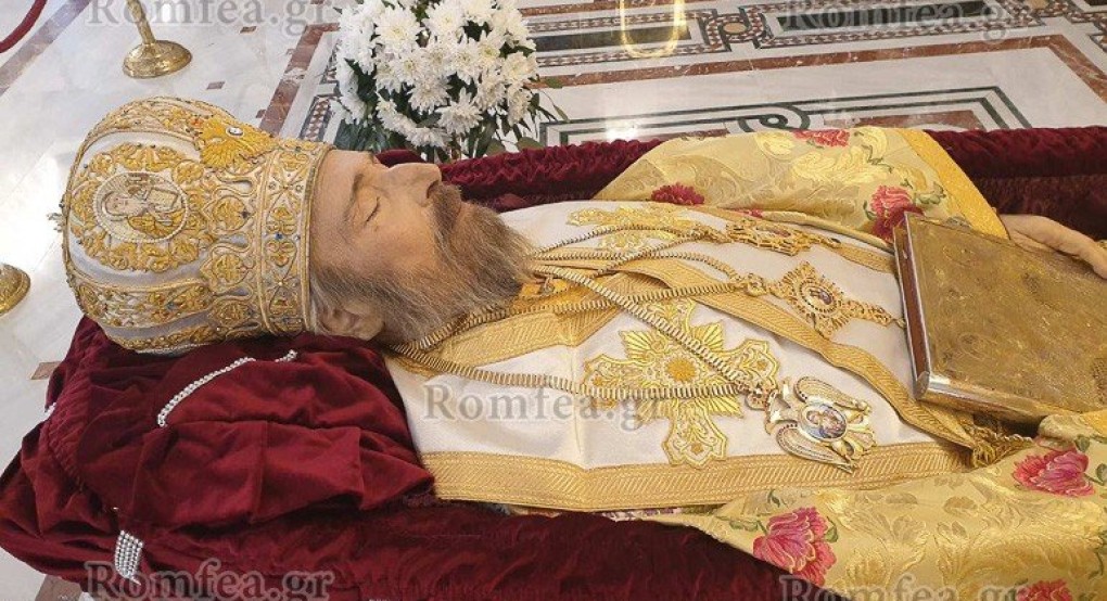 Σε λαϊκό προσκύνημα το σκήνωμα του Αρχιεπισκόπου Κύπρου