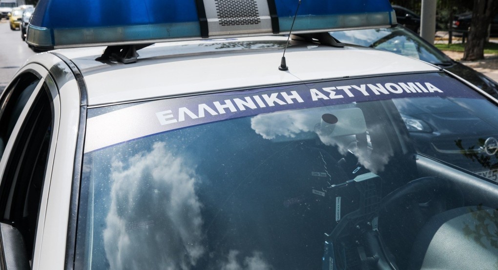 Βίαζε την κόρη του: Συνελήφθη 47χρονος στην Κόρινθο Βίαζε την κόρη του: Συνελήφθη 47χρονος στην Κόρινθο