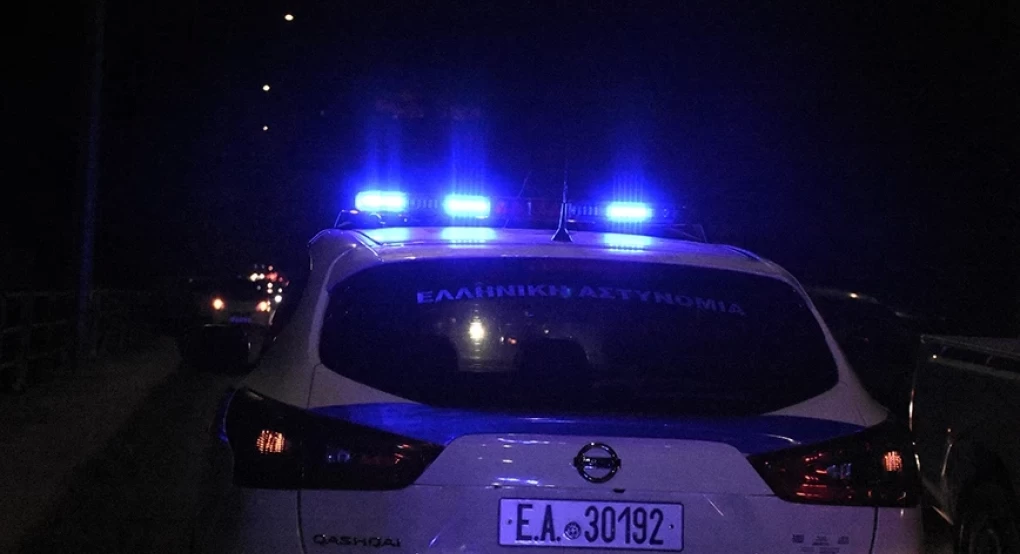 Θεσσαλονίκη: Χτύπησε την 27χρονη σύζυγό του και τον αστυνομικό που πήγε στο σπίτι τους Θεσσαλονίκη: Χτύπησε την 27χρονη σύζυγό του και τον αστυνομικό που πήγε στο σπίτι τους