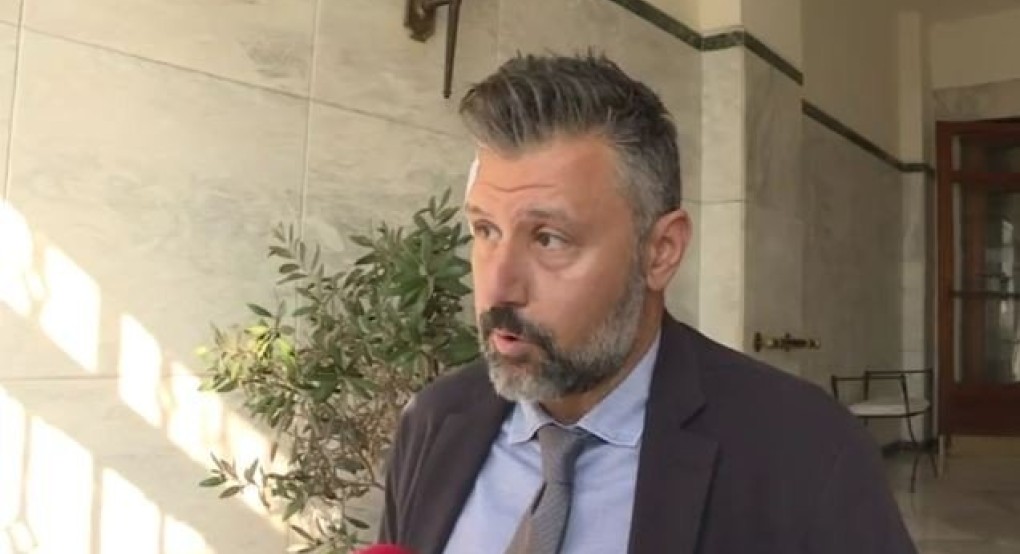 «Δε θα ηρεμήσω αν δεν βρεθούν» λέει ο γιατρός που ξυλοκοπήθηκε στη Θεσσαλονίκη «Δε θα ηρεμήσω αν δεν βρεθούν» λέει ο γιατρός που ξυλοκοπήθηκε στη Θεσσαλονίκη