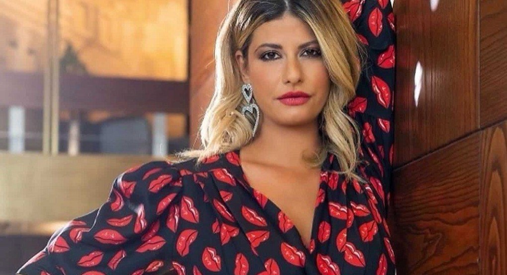 Survivor: Μπέλλα Καζολέα – Το 5άρι φυσικό του ριάλιτι μίλησε για…μέγεθος Survivor: Μπέλλα Καζολέα – Το 5άρι φυσικό του ριάλιτι μίλησε για…μέγεθος
