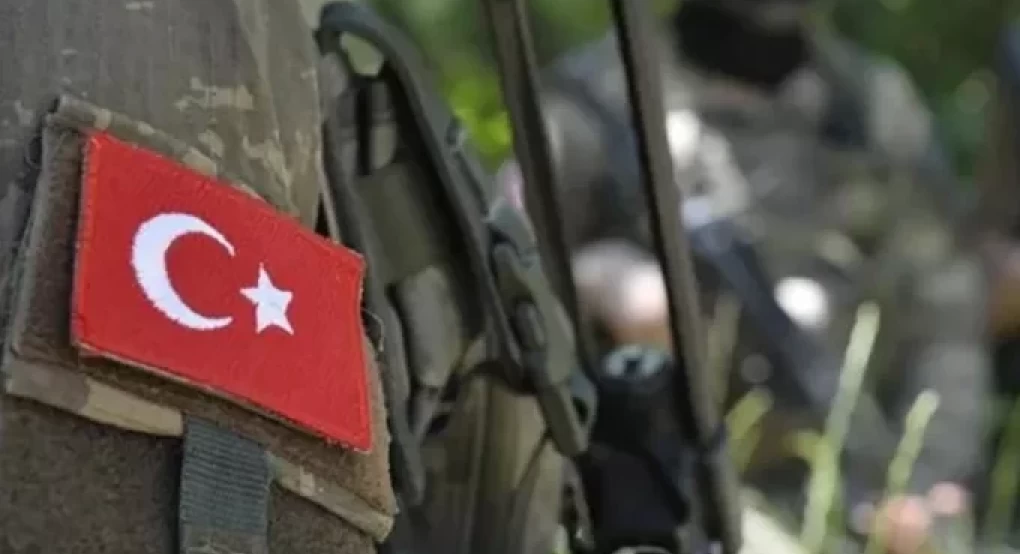 Συνελήφθη Τούρκος δεκανέας για μεταφορά μεταναστών από την Τουρκία στη Ρόδο Συνελήφθη Τούρκος δεκανέας για μεταφορά μεταναστών από την Τουρκία στη Ρόδο