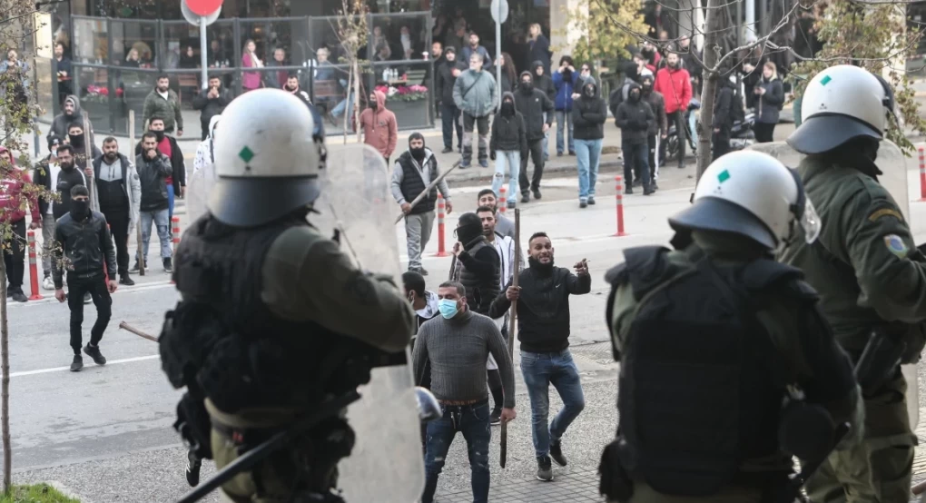 Πήρε προθεσμία για την Παρασκευή ο αστυνομικός - «Πυροβόλησα ενστικτωδώς προς τα κάτω», είπε Πήρε προθεσμία για την Παρασκευή ο αστυνομικός - «Πυροβόλησα ενστικτωδώς προς τα κάτω», είπε