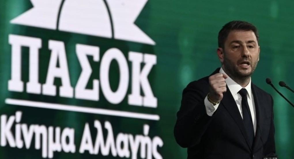 Ανδρουλάκης στον Μητσοτάκη: «Σταματήστε να κάνετε τον τροχονόμο των κερδών των τραπεζών»
