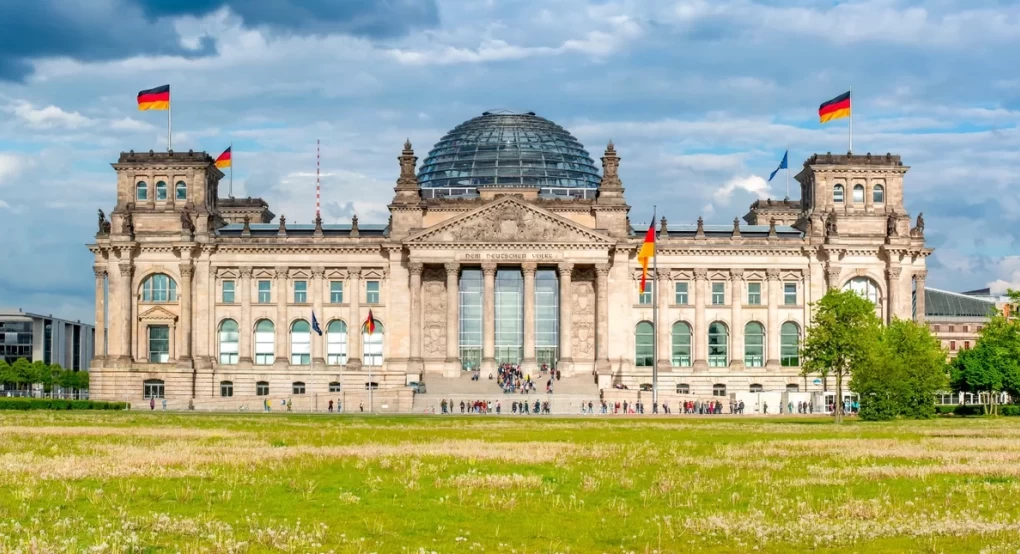 Γερμανία: Συνελήφθησαν 25 μέλη ακροδεξιάς οργάνωσης -Σχεδίαζαν πραξικόπημα με επίθεση στο κοινοβούλιο