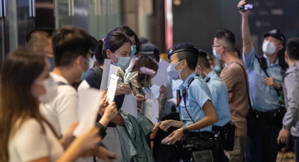 Κίνα: Με τηλεφωνικές ανακρίσεις και online ελέγχους «κυνηγά» τους διαδηλωτές το καθεστώς