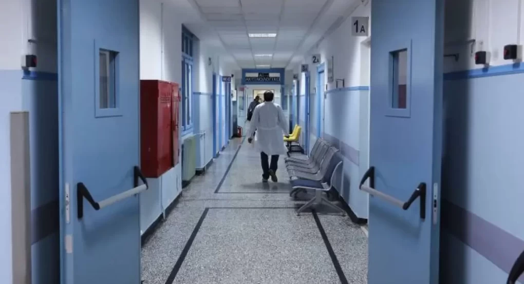 Ανεμβολίαστοι υγειονομικοί: Ποιο είναι το σχέδιο επιστροφή τους στο ΕΣΥ