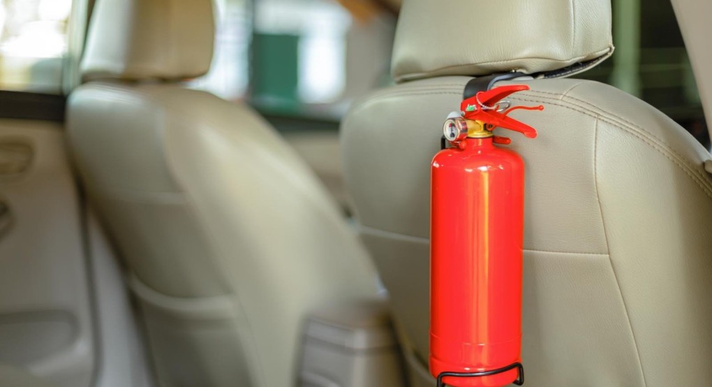 Φαρμακείο και πυροσβεστήρας στο αυτοκίνητο -To κρίσιμο λάθος που κάνουμε όλοι και στοιχίζει ακριβά