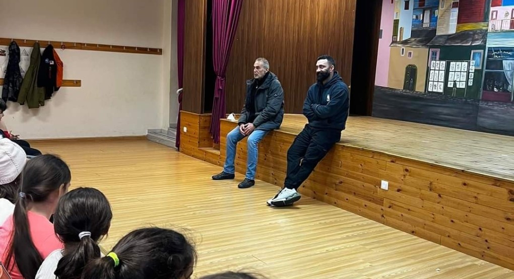 Ενημέρωση για το ασφαλές διαδίκτυο από τον Σάκη Καρπά Ενημέρωση για το ασφαλές διαδίκτυο από τον Σάκη Καρπά