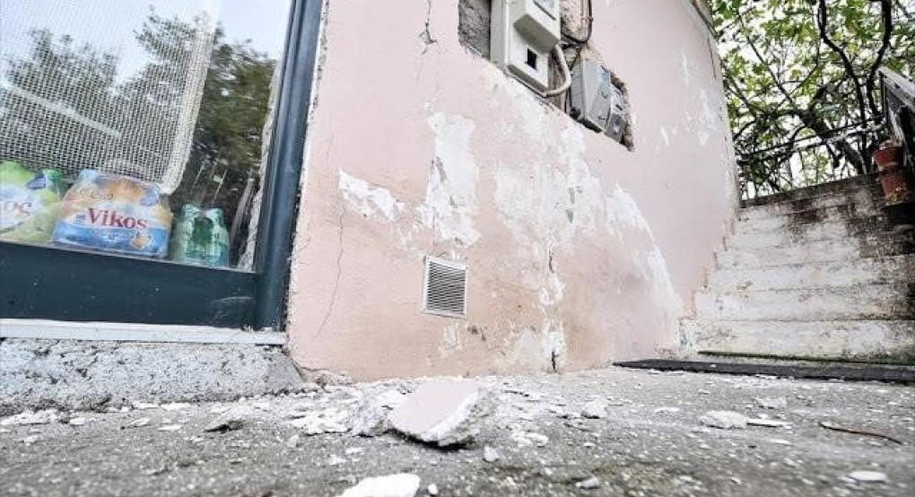 Σεισμός στην Εύβοια: «Φοβηθήκαμε πολύ, υπάρχουν ρωγμές σε σπίτια» Σεισμός στην Εύβοια: «Φοβηθήκαμε πολύ, υπάρχουν ρωγμές σε σπίτια»