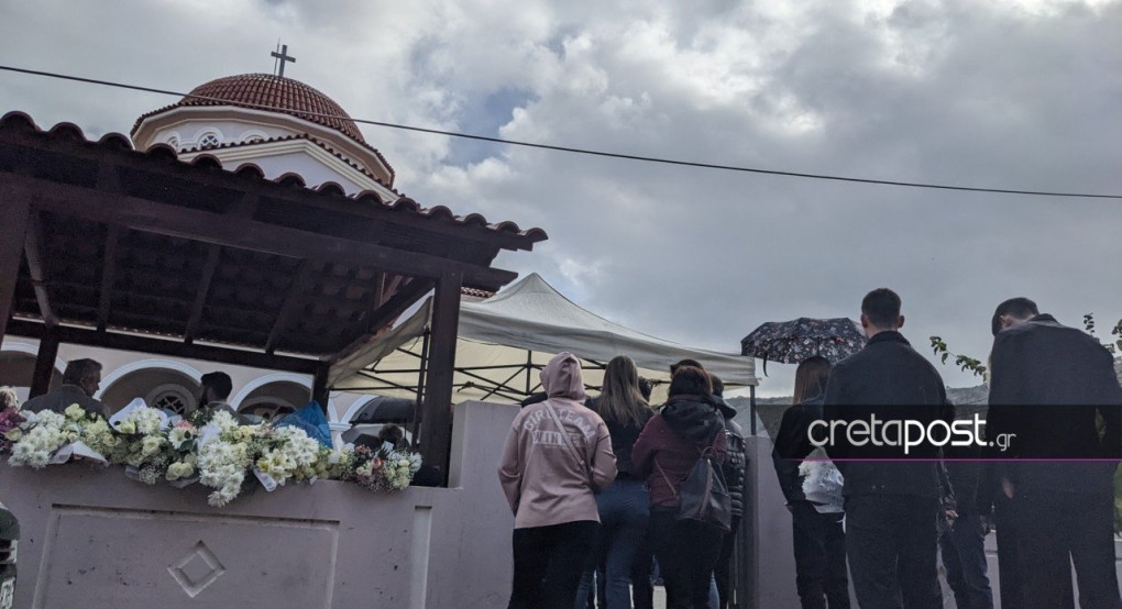 Σοκάρει μαρτυρία για το πώς ο οδηγός σκότωσε την Έμμα: « Έτσι όπως έκανε όπισθεν, ενώ η κοπέλα βρισκόταν ήδη χτυπημένη την πάτησε ξανά» Σοκάρει μαρτυρία για το πώς ο οδηγός σκότωσε την Έμμα: « Έτσι όπως έκανε όπισθεν, ενώ η κοπέλα βρισκόταν ήδη χτυπημένη την πάτησε ξανά»