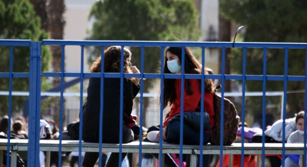 Μαγιορκίνης: Δεν υπάρχει ιδιαίτερη πίεση για να επιστρέψουν οι μάσκες στα σχολεία