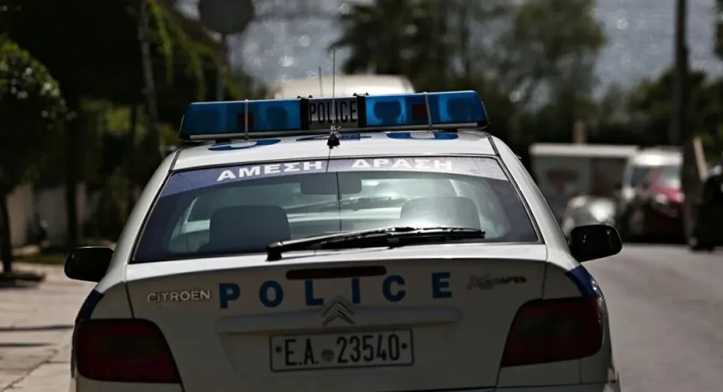 Ληστεία με χειροβομβίδα σε τράπεζα στην Αργυρούπολη Ληστεία με χειροβομβίδα σε τράπεζα στην Αργυρούπολη