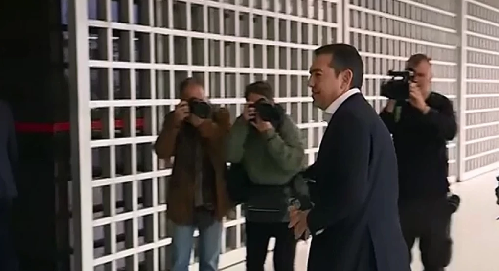 Στον Άρειο Πάγο ο Αλέξης Τσίπρας για την υπόθεση των παρακολουθήσεων Στον Άρειο Πάγο ο Αλέξης Τσίπρας για την υπόθεση των παρακολουθήσεων