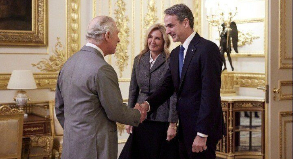Σε θερμό κλίμα η συνάντηση του Κυρ. Μητσοτάκη με τον Βασιλιά Κάρολο Γ΄