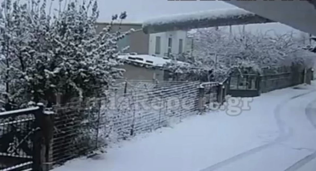 Έπεσαν τα πρώτα χιόνια σε Φθιώτιδα και Ευρυτανία Έπεσαν τα πρώτα χιόνια σε Φθιώτιδα και Ευρυτανία