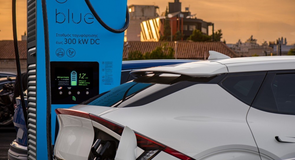 Oι πρώτοι ταχυ-φορτιστές έως 300 kW DC στην Ελλάδα από τη ΔΕΗ blue σε κομβικά σημεία σε όλη τη χώρα Oι πρώτοι ταχυ-φορτιστές έως 300 kW DC στην Ελλάδα από τη ΔΕΗ blue σε κομβικά σημεία σε όλη τη χώρα