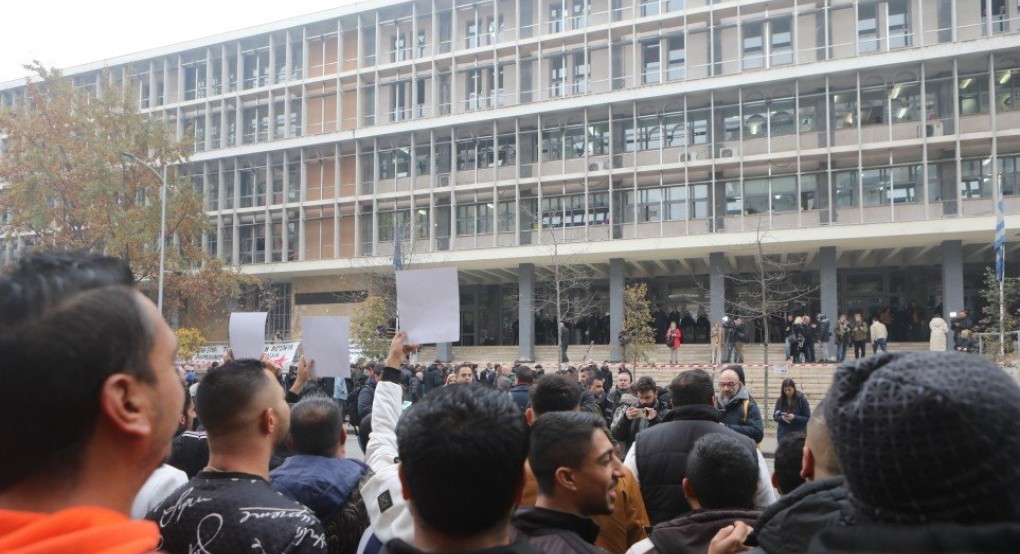 Σήμερα η απόφαση για την προφυλάκιση ή μη του αστυνομικού που πυροβόλησε τον 16χρονο Σήμερα η απόφαση για την προφυλάκιση ή μη του αστυνομικού που πυροβόλησε τον 16χρονο