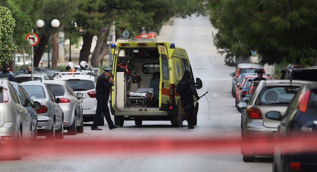 16χρονος κάλεσε στο 112 και αυτοπυροβολήθηκε