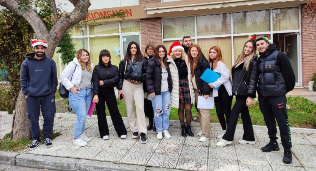 Κίνηση αγάπης και αλληλεγγύης από τους κομμωτές του ΕΠΑΛ Έδεσσας Κίνηση αγάπης και αλληλεγγύης από τους κομμωτές του ΕΠΑΛ Έδεσσας