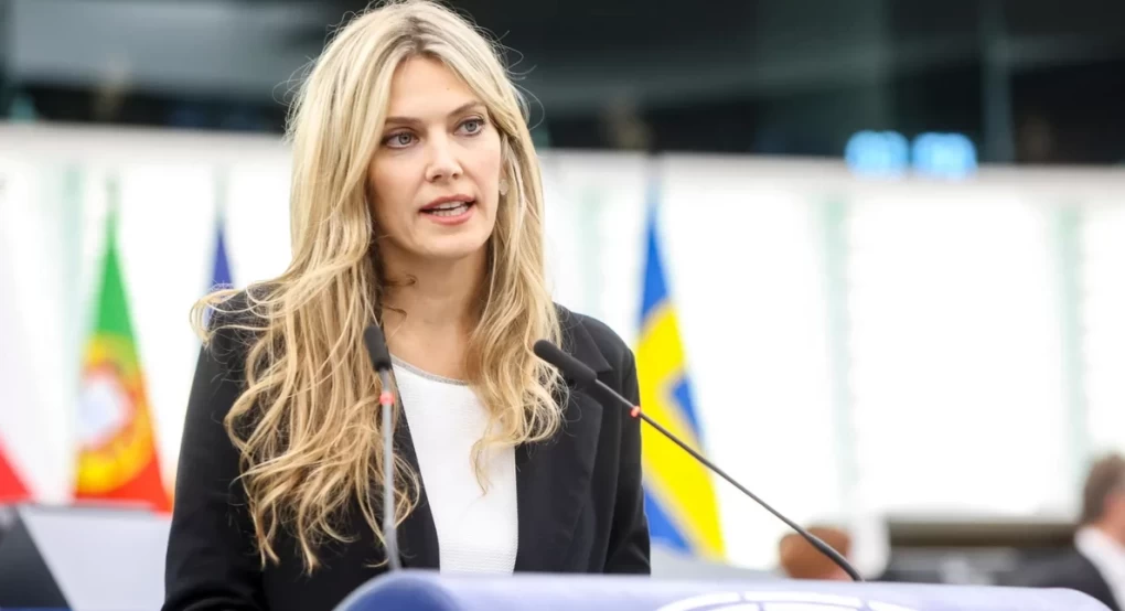 Le Soir: Η Καϊλή ομολόγησε ότι ζήτησε από τον πατέρα της να κρύψει τη βαλίτσα με 750.000 ευρώ Le Soir: Η Καϊλή ομολόγησε ότι ζήτησε από τον πατέρα της να κρύψει τη βαλίτσα με 750.000 ευρώ