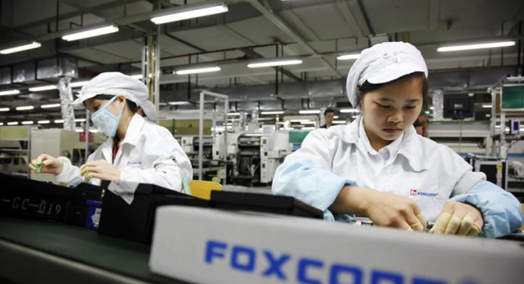 Άρση του lockdown ανακοίνωσε το μεγαλύτερο εργοστάσιο παραγωγής iPhone
