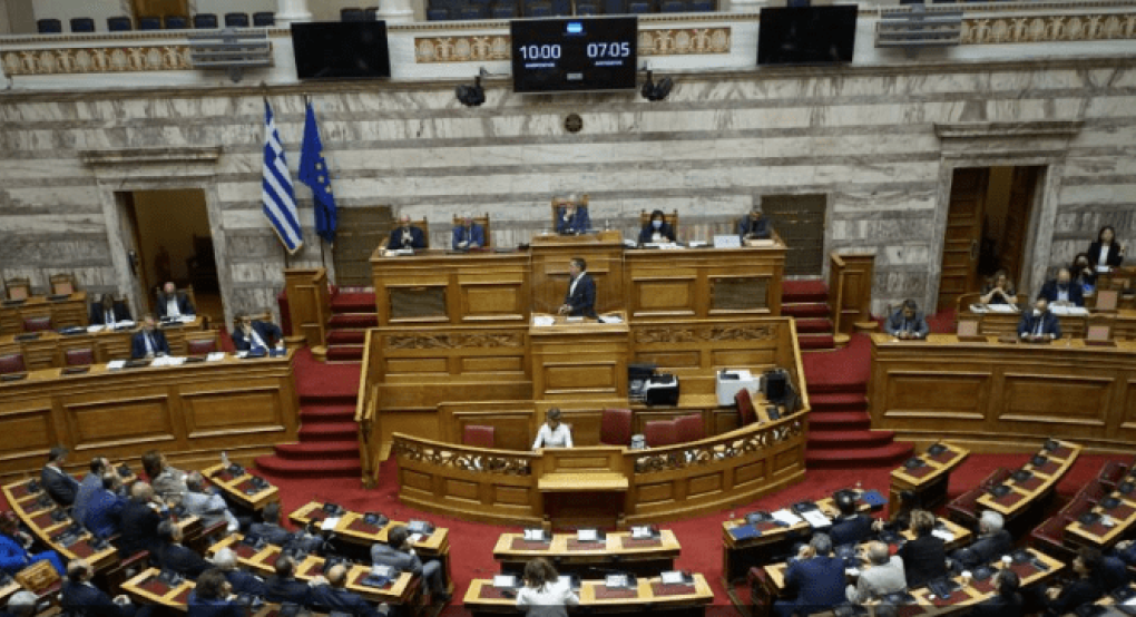 Τροπολογία ΣΥΡΙΖΑ για επέκταση του επιδόματος των 600 ευρώ σε υγειονομικούς, εκπαιδευτικούς, καθαρίστριες