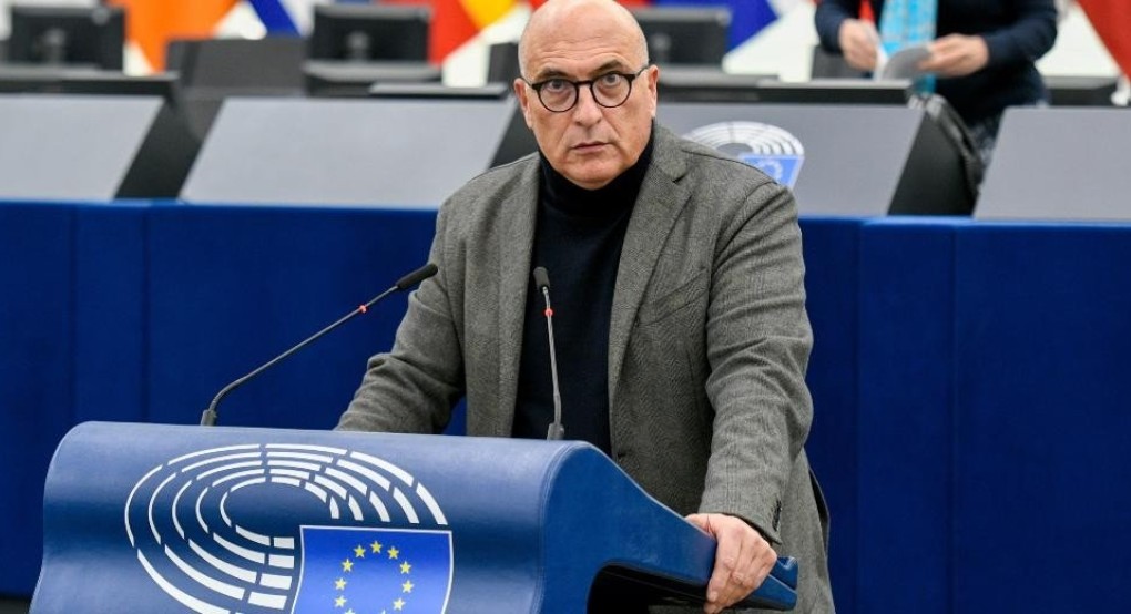 QatarGate: Εξετάζουν άρση ασυλίας για Κοτζολίνο, Αρίνα και Ταραμπέλα QatarGate: Εξετάζουν άρση ασυλίας για Κοτζολίνο, Αρίνα και Ταραμπέλα