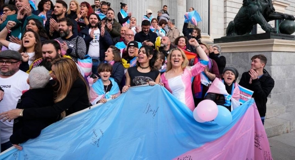 Η Ισπανία αποφασίζει την ελεύθερη επιλογή φύλου από τα 16