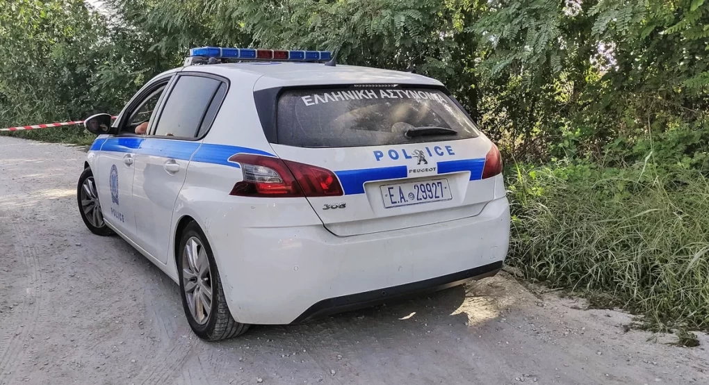Κορωπί: Αδέσποτη σφαίρα καρφώθηκε σε παιδικό δωμάτιο -Τι είπε η ένοικος του σπιτιού