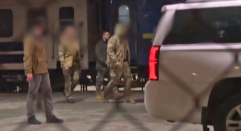 Ζελένσκι: Μαχητικά και κατασκοπευτικά αεροσκάφη - Η απόρρητη επιχείρηση για να φτάσει στις ΗΠΑ Ζελένσκι: Μαχητικά και κατασκοπευτικά αεροσκάφη - Η απόρρητη επιχείρηση για να φτάσει στις ΗΠΑ