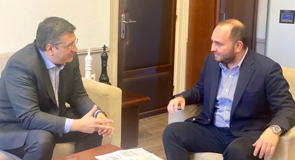Συνάντηση Λάκη Βασιλειάδη με τον Περιφερειάρχη Κεντρικής Μακεδονίας Απόστολο Τζιτζικώστα Συνάντηση Λάκη Βασιλειάδη με τον Περιφερειάρχη Κεντρικής Μακεδονίας Απόστολο Τζιτζικώστα