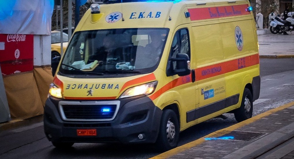 Αθήνα: Έκανε «βουτιά» θανάτου από τον 5ο όροφο πολυκατοικίας Αθήνα: Έκανε «βουτιά» θανάτου από τον 5ο όροφο πολυκατοικίας