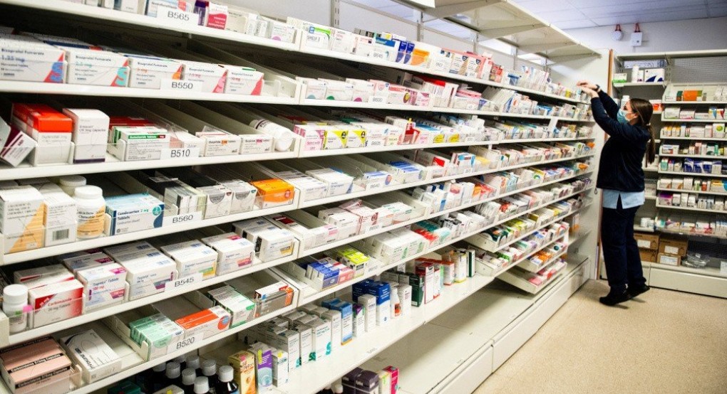 Πλεύρης: «Υπάρχουν ελλείψεις σε εισπνεόμενα φάρμακα – Πλήρης κάλυψη σε αντιβιώσεις και παιδικά σιρόπια»