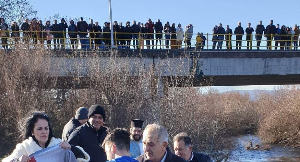 Έπιασε τον σταυρό ο Κώστας Λαμπρίδης