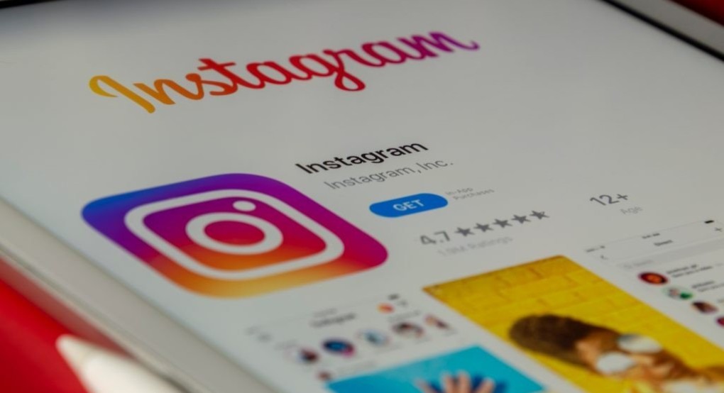 Instagram: «Χρυσάφι» στα πόδια των διασήμων – Ζαλίζουν τα ποσά που χρεώνουν