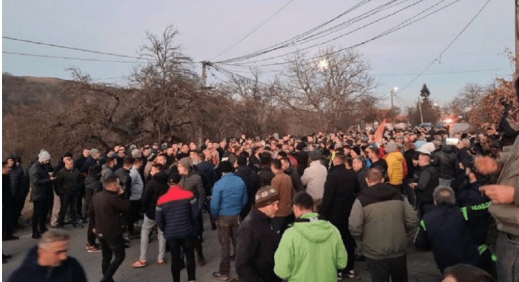 Κοσσυφοπέδιο: Διαδήλωση διαμαρτυρίας για το τραυματισμό δύο νεαρών Σέρβων