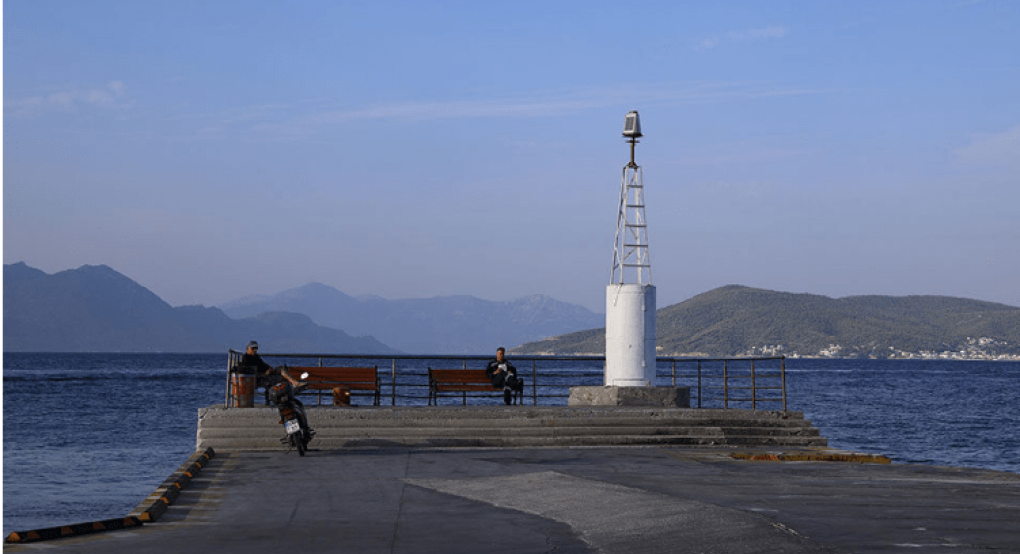 Γυναίκα έπεσε με το αυτοκίνητο που οδηγούσε σε λιμάνι της Αίγινας