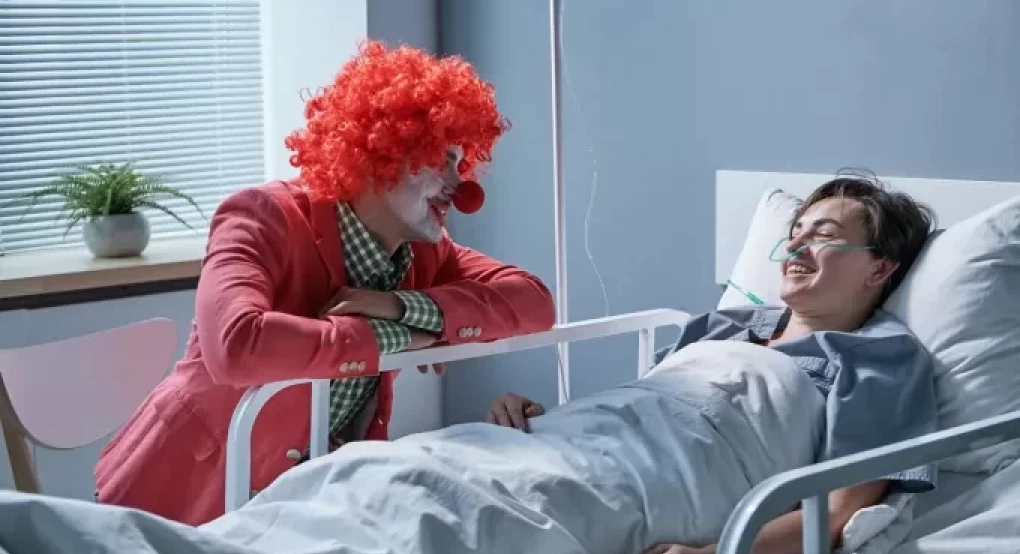Πολύτιμη η συμβολή των «ιατρικών κλόουν» στη θεραπεία παιδιών που νοσηλεύονται