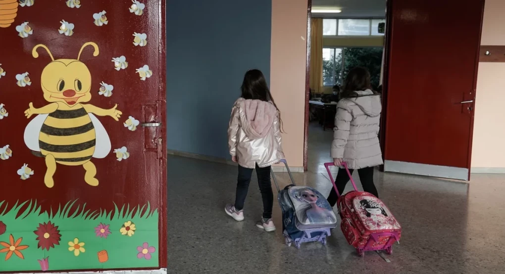 Γρίπη: Θα «σβήνονται» απουσίες μαθητών έως και πέντε ημερών -Αυτή είναι η νέα εγκύκλιος για τα σχολεία Γρίπη: Θα «σβήνονται» απουσίες μαθητών έως και πέντε ημερών -Αυτή είναι η νέα εγκύκλιος για τα σχολεία