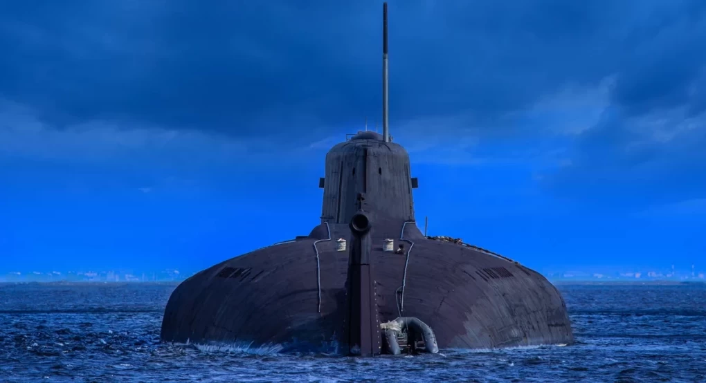 Το νεότερο πυρηνικό υποβρύχιο της Ρωσίας πλέει προς προσωρινή βάση στην Αρκτική Το νεότερο πυρηνικό υποβρύχιο της Ρωσίας πλέει προς προσωρινή βάση στην Αρκτική
