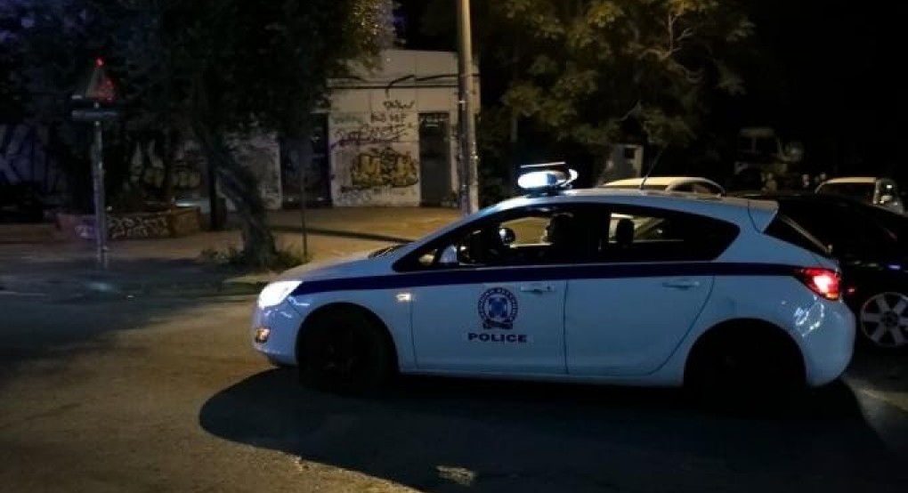 Κρήτη: Ο αστυνομικός που πυροβόλησε νεαρό είχε δεχθεί επίθεση με μαχαίρι - Όλα ξεκίνησαν από έναν καυγά Κρήτη: Ο αστυνομικός που πυροβόλησε νεαρό είχε δεχθεί επίθεση με μαχαίρι - Όλα ξεκίνησαν από έναν καυγά