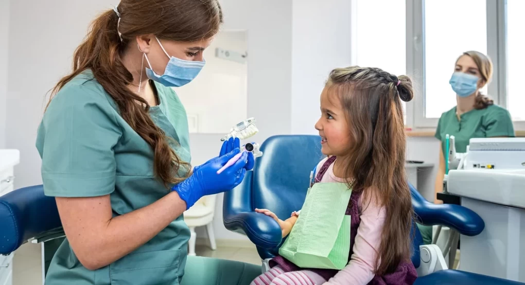 Dentist Pass: Τι θα περιλαμβάνει το δωρεάν πακέτο οδοντιατρικής περίθαλψης -Τα 4 σημεία Dentist Pass: Τι θα περιλαμβάνει το δωρεάν πακέτο οδοντιατρικής περίθαλψης -Τα 4 σημεία