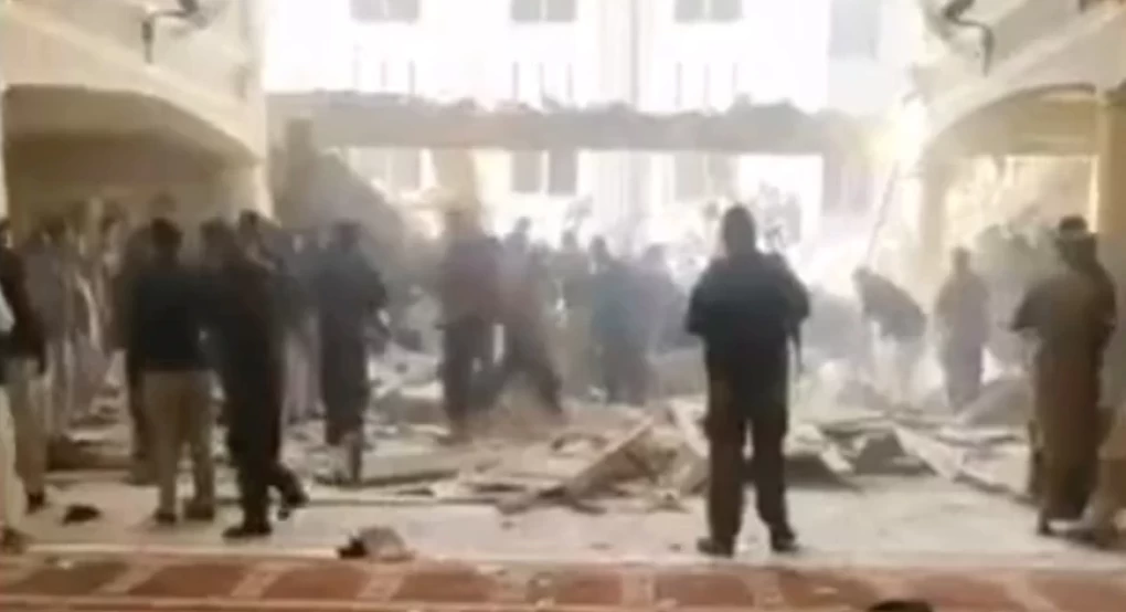 Έκρηξη σε τζαμί στο Πακιστάν: Φόβοι για πολλά θύματα Έκρηξη σε τζαμί στο Πακιστάν: Φόβοι για πολλά θύματα